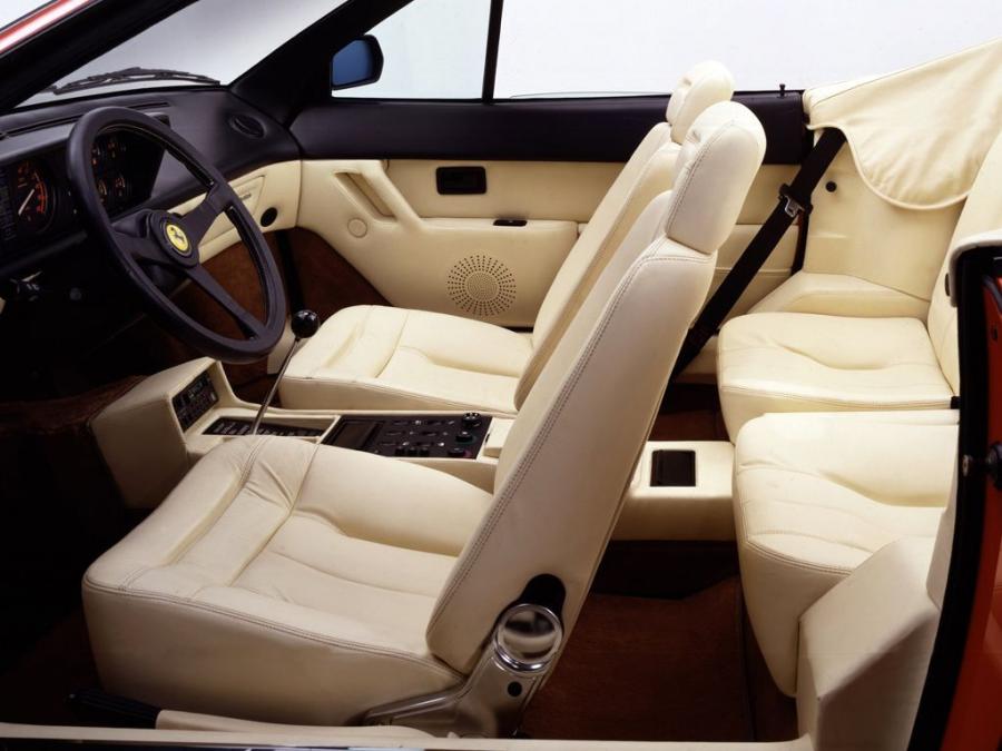  Ferrari 3.2 Mondial Cabriolet 1985 года  (фото 7 из 10)